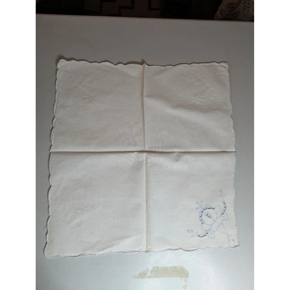 Vintage White Linen Napkins Set 6 Blue Floral Embroidery Scalloped Cutwork 16x16